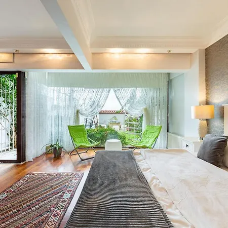 Flat Near Bosphorus Coast With View In Uskudar