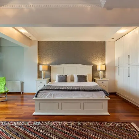 Flat Near Bosphorus Coast With View In Uskudar Provincia di Istanbul